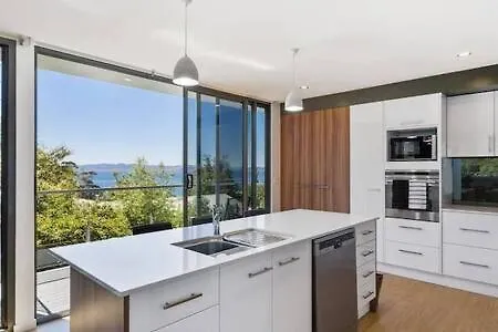 New Architect Designed Coastal Retreat-Water Views Villa Hobart 0*,