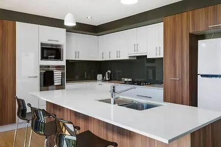 New Architect Designed Coastal Retreat-Water Views Villa Hobart Semesterbostad